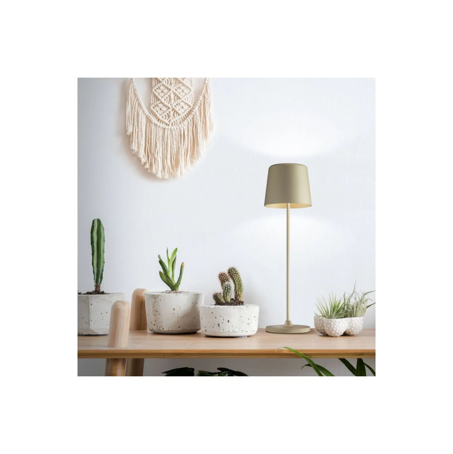 Brilliant Bordslampa Kaami Metall Plast Brun 2W 310lm - 830 Varm Vit | 100mm - IP44 - Utomhus - Dimbar