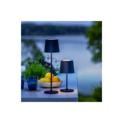 Brilliant Bordslampa Kaami Metall Plast Matt Svart 2W 310lm - 830 Varm Vit | 100mm - IP44 - Utomhus - Dimbar