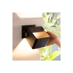 Brilliant Iseo Vägglampa Plast Svart 4W 300lm - 830 Varm Vit | IP44 - Utomhus - Rörelse- och Ljussensor - USB Uppladdningsbar