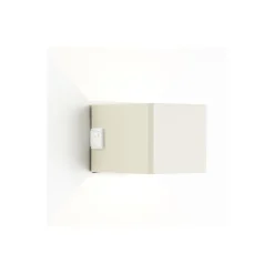 Brilliant Iseo Vägglampa Plast Beige 4W 300lm - 830 Varm Vit | IP44 - Utomhus - Rörelse- och Ljussensor - USB Uppladdningsbar