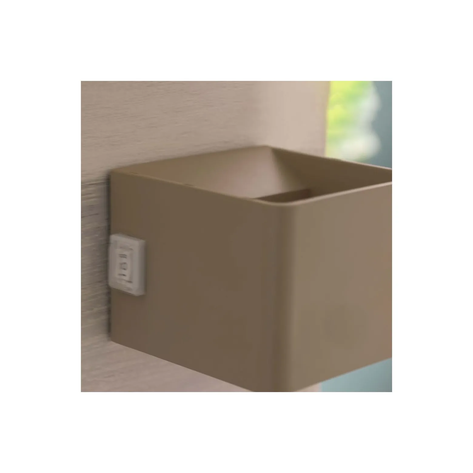 Brilliant Iseo Vägglampa Plast Beige 4W 300lm - 830 Varm Vit | IP44 - Utomhus - Rörelse- och Ljussensor - USB Uppladdningsbar