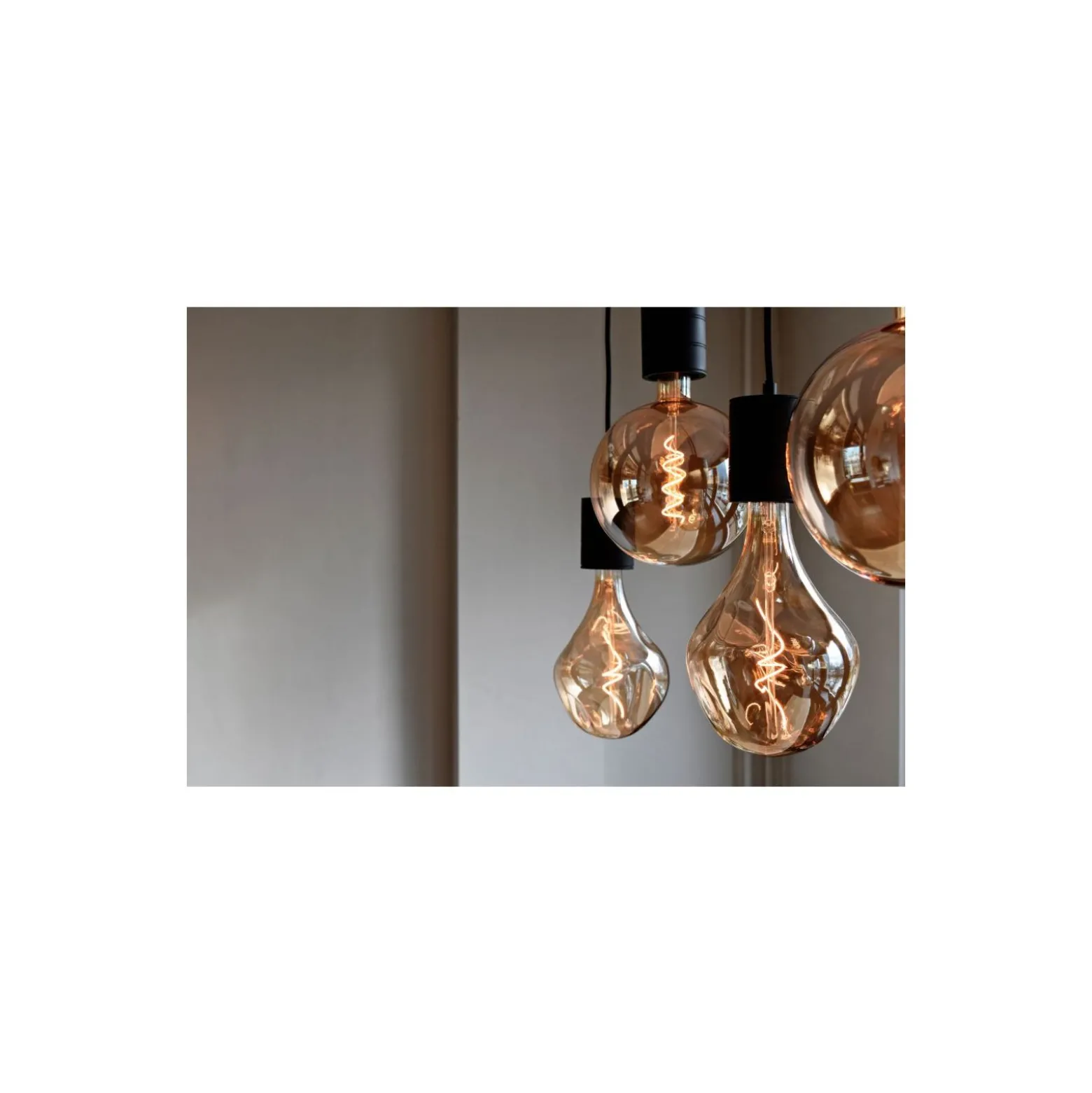 Calex XXL Organic Evo Guld LED E27 Filament 6W 300lm- 818 Extra Varm Vit | Dimbar
