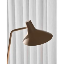 DFTP by Nordlux Darci Golvlampa Sanded | Passande för E14