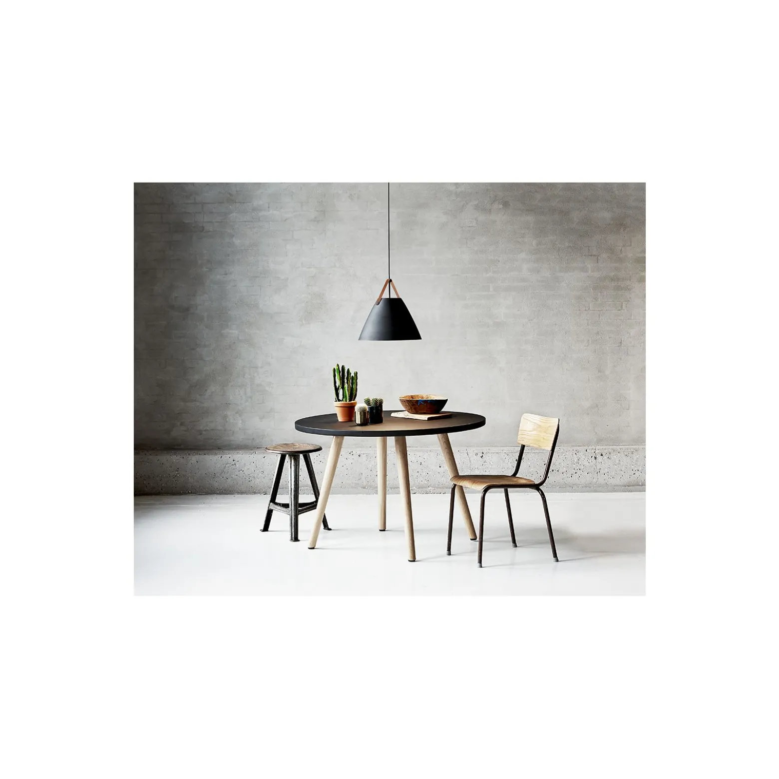 DFTP by Nordlux Pendellampa Strap 48 Svart - Metall | E27 Max 40W