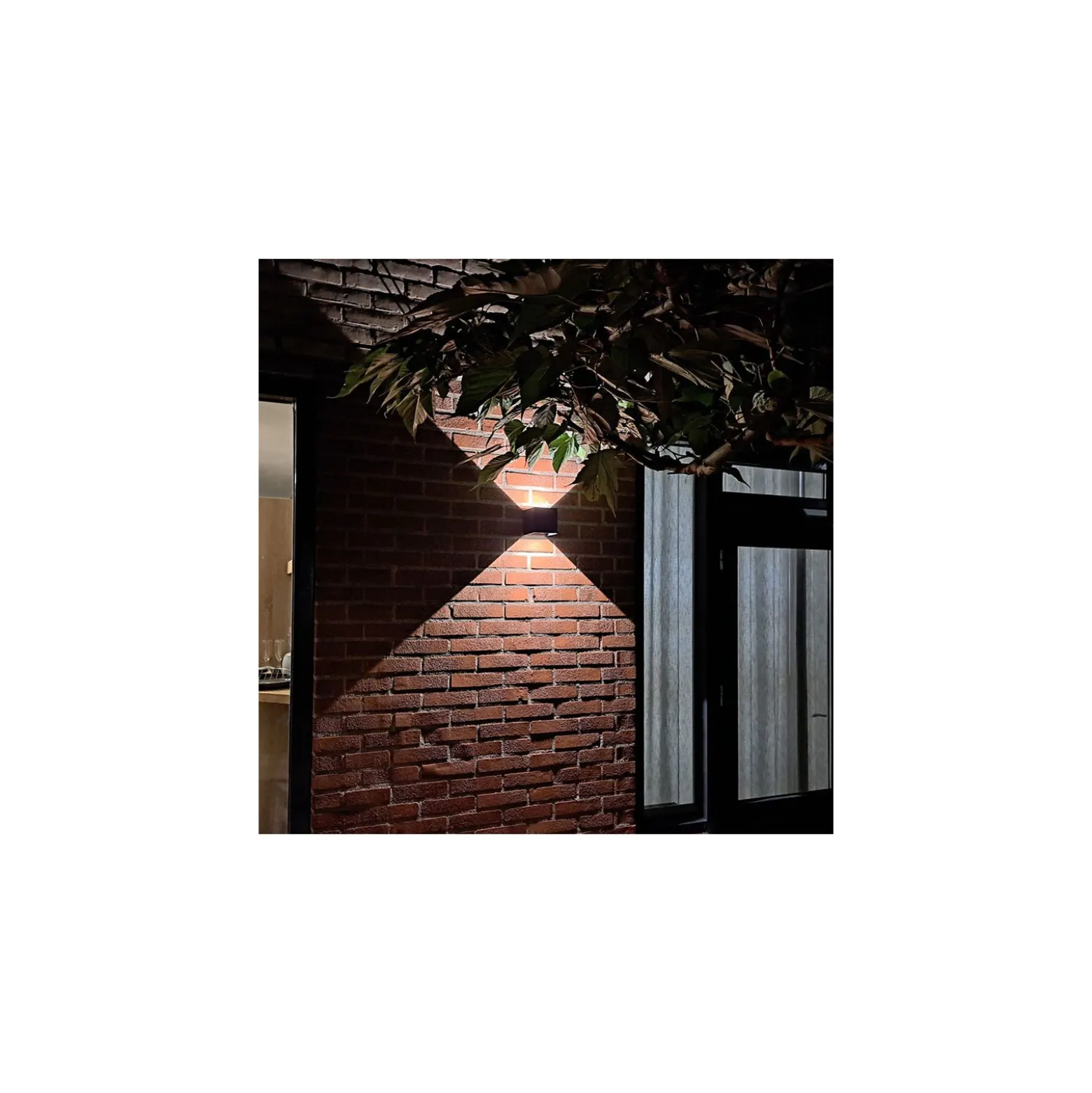 D'Lite Vägglampa Elingen Aluminium Svart Up & Down 4.9W 480lm - 830 Varm Vit | IP65 - Ljussensor