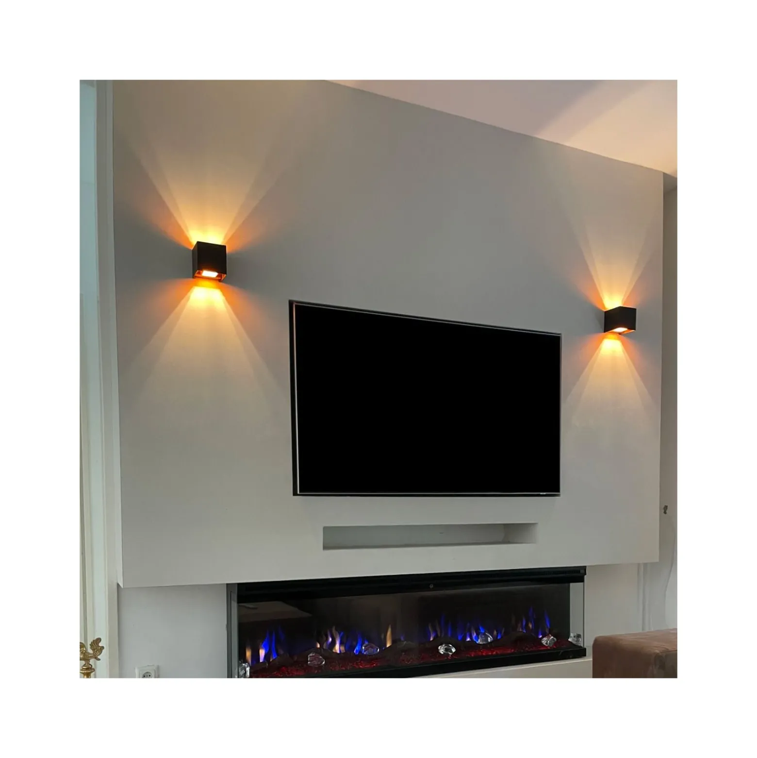 D'Lite Vägglampa Elingen Aluminium Svart Up & Down 4.9W 480lm - 830 Varm Vit | IP65 - Ljussensor