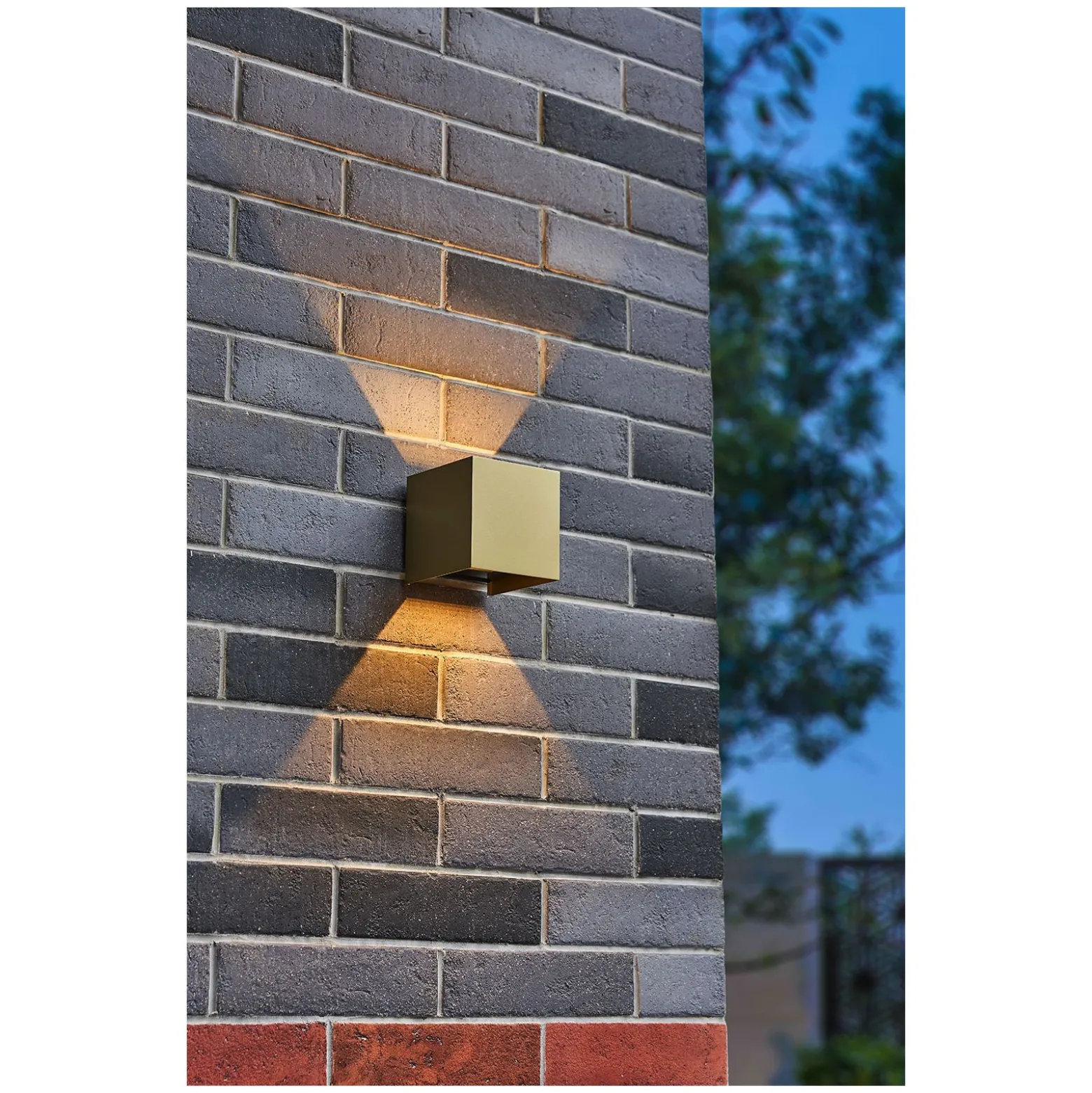 D'Lite Vägglampa Elingen Guld Up & Down 4.9W 480lm - 830 warm Vit | IP54