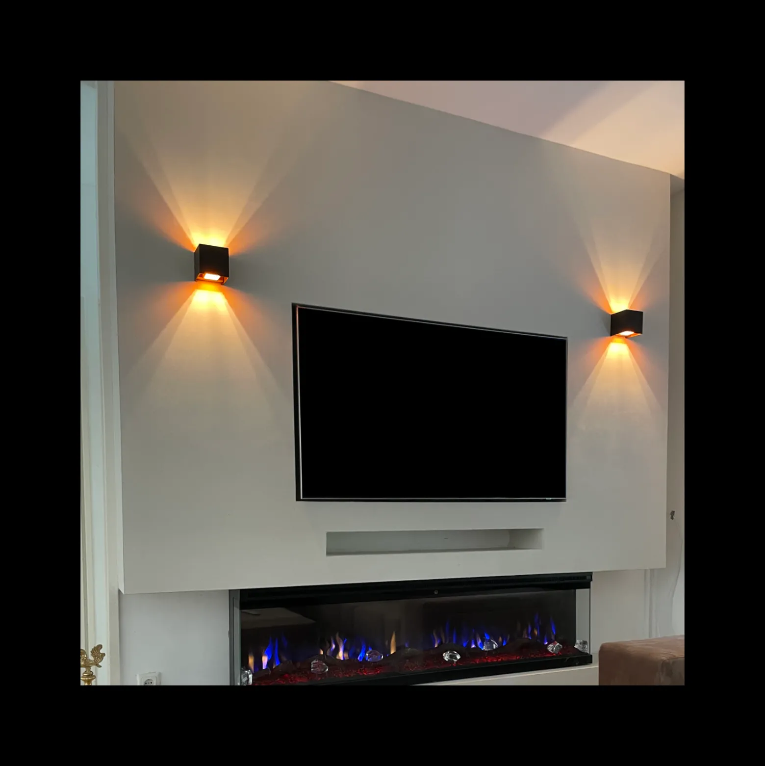 D'Lite Vägglampa Elingen Svart Up & Down 4.9W 480lm - 830 Varm Vit | IP65