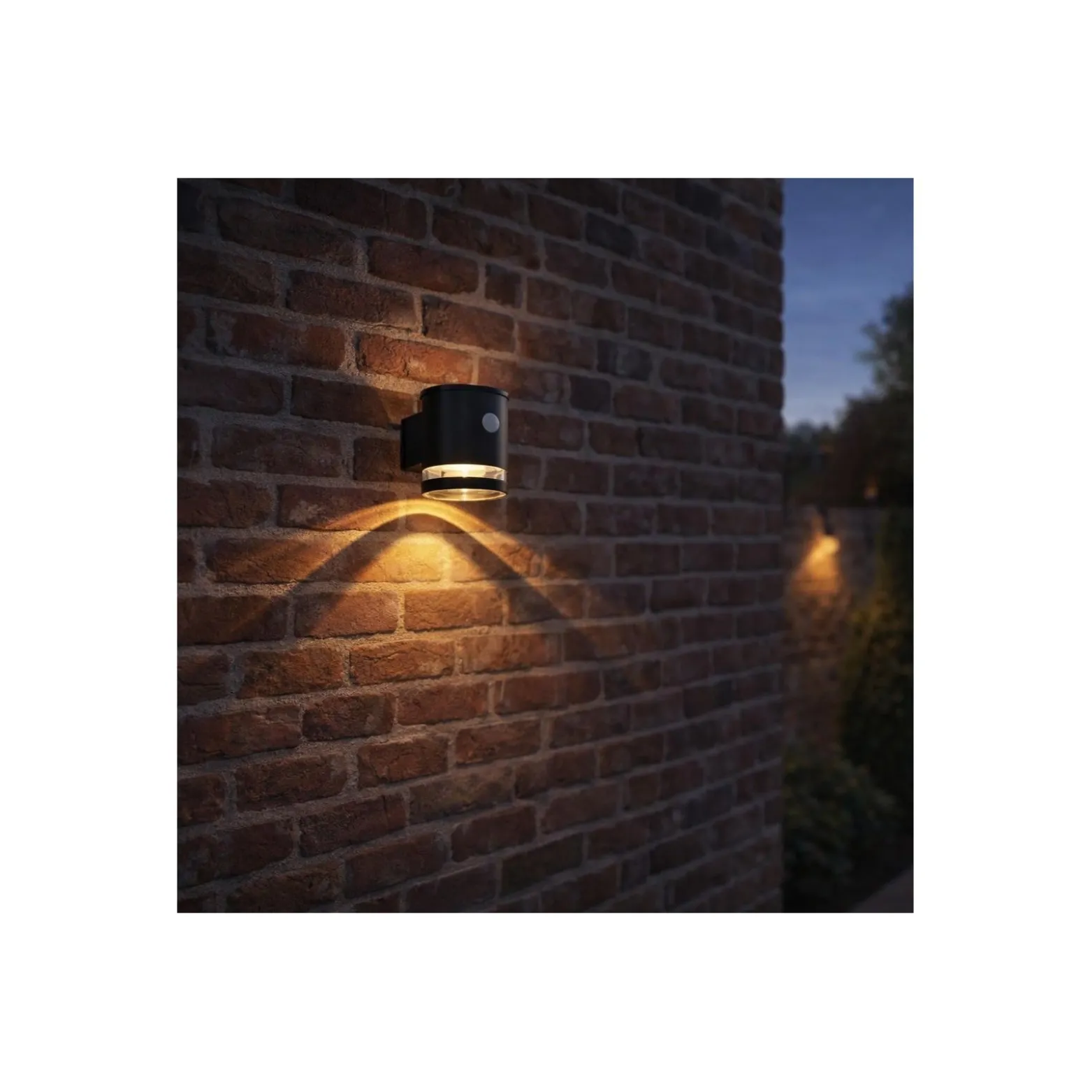 D'Lite Vägglampa Solis Solar Svart Up & Down - 830 Varm Vit | IP54 - Rörelsesensor
