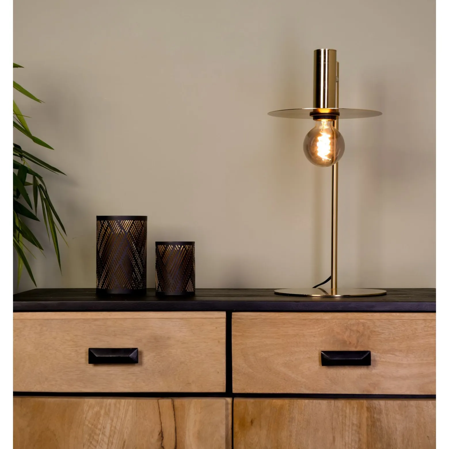 Eglo Bordslampa Escandell Stål Guld | Passande För 1x E27