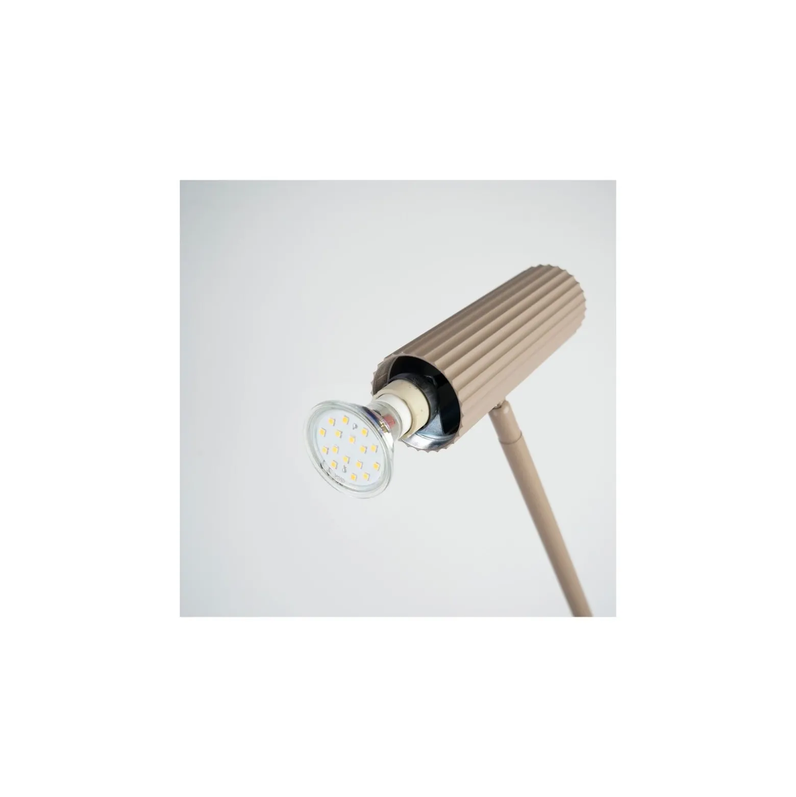 Eglo Golvlampa Caminia Stål Slipad 4.7W 345lm - 830 Varm Vit | IP20 - Inkl. 1x GU10