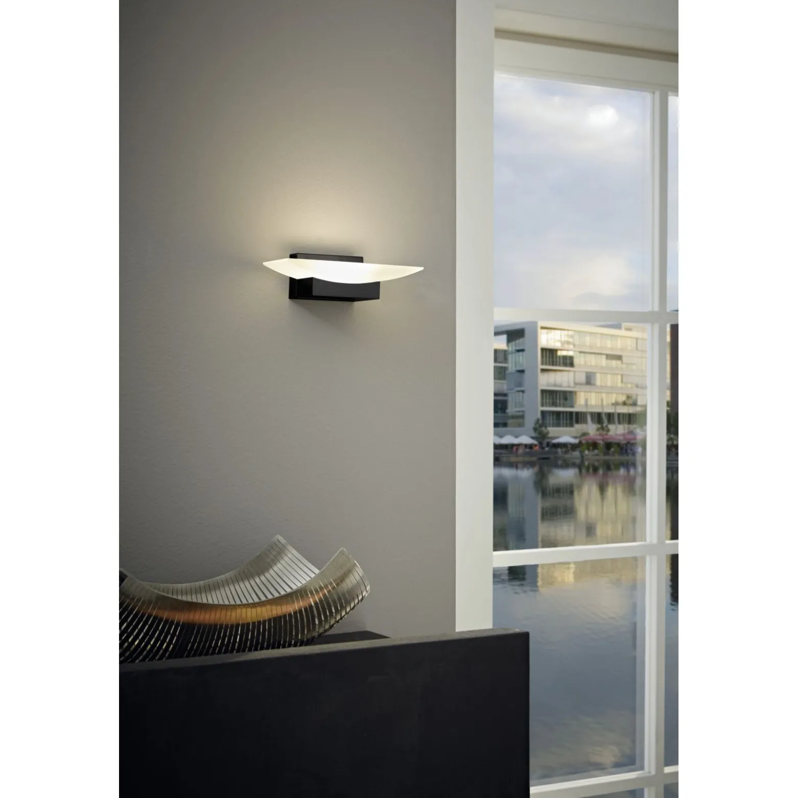 Eglo Vägglampa Metrass Aluminium Svart 56W 680lm - 830 Varm Vit