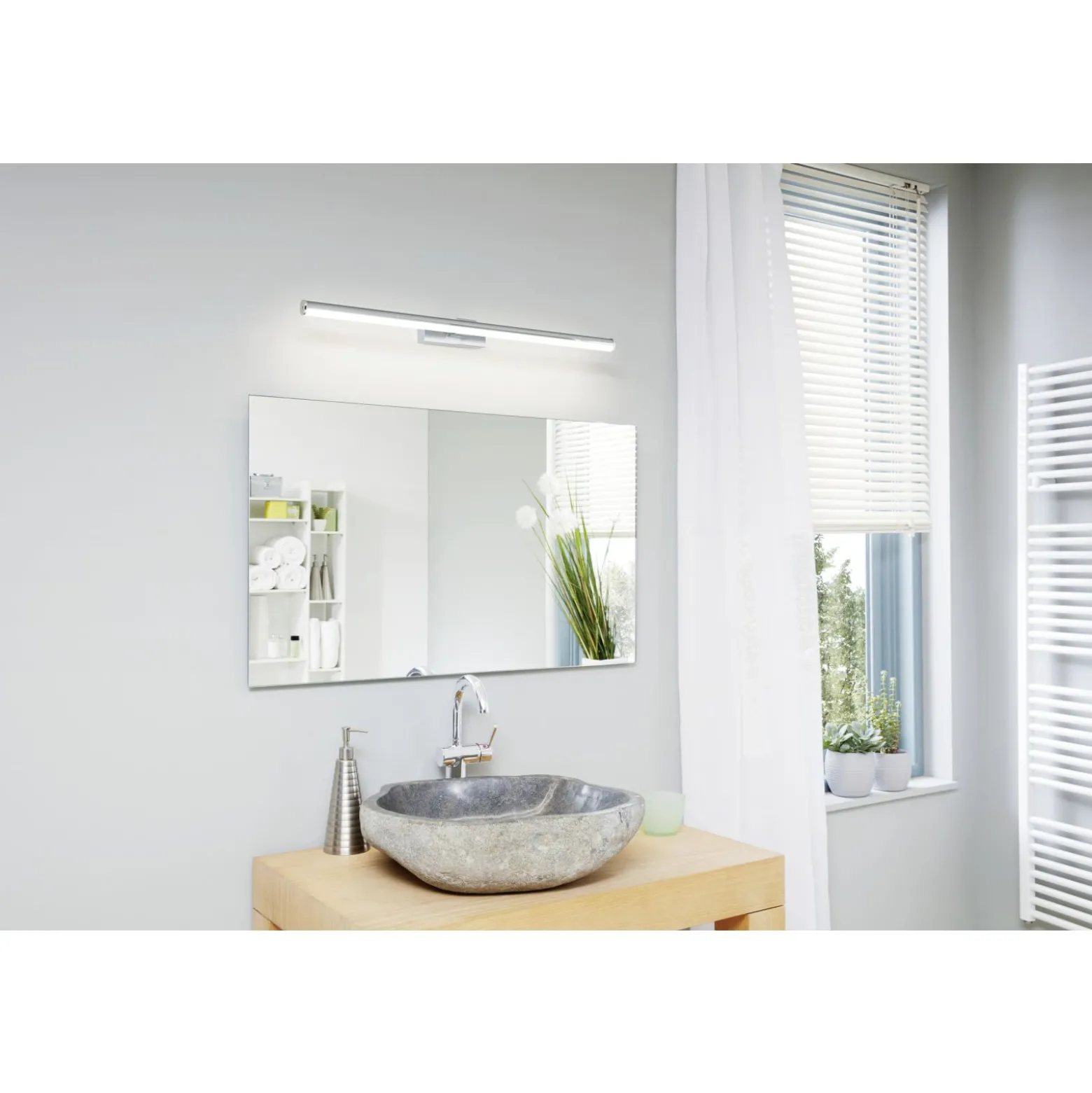 Eglo Vägglampa Vadumi Plast Krom 14W 1700lm - 840 Kallvit | IP44