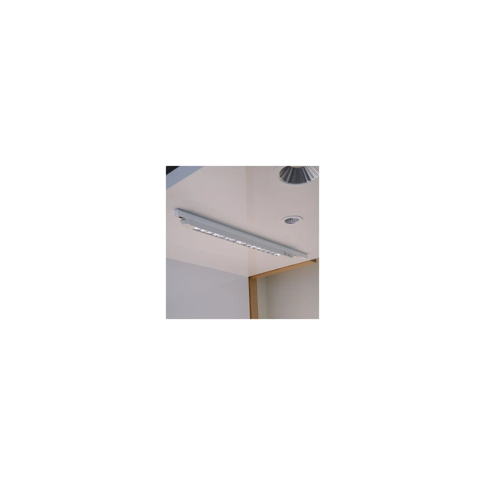 Interlight LED-skenbelysning Orion Svart 55W 5600lm 80D - 830 Varm Vit
