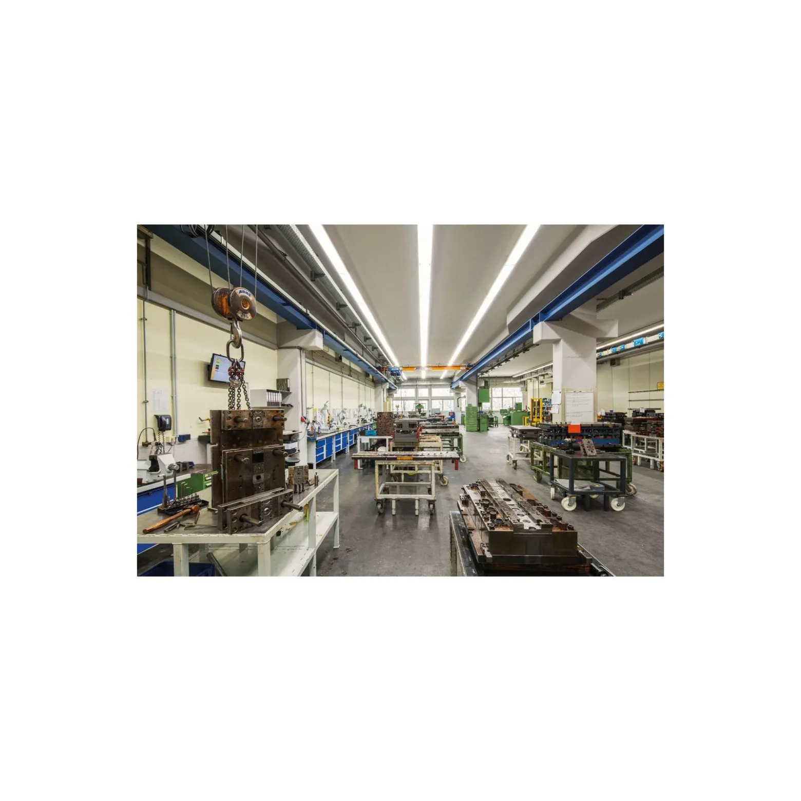 Ledvance LED Allmänbruksarmatur Vattentät Fukttät Gen 2 46W 5750lm - 830 Varm Vit | 150cm - 3 Timmar Nödbelysning - Ersättare 1x58W