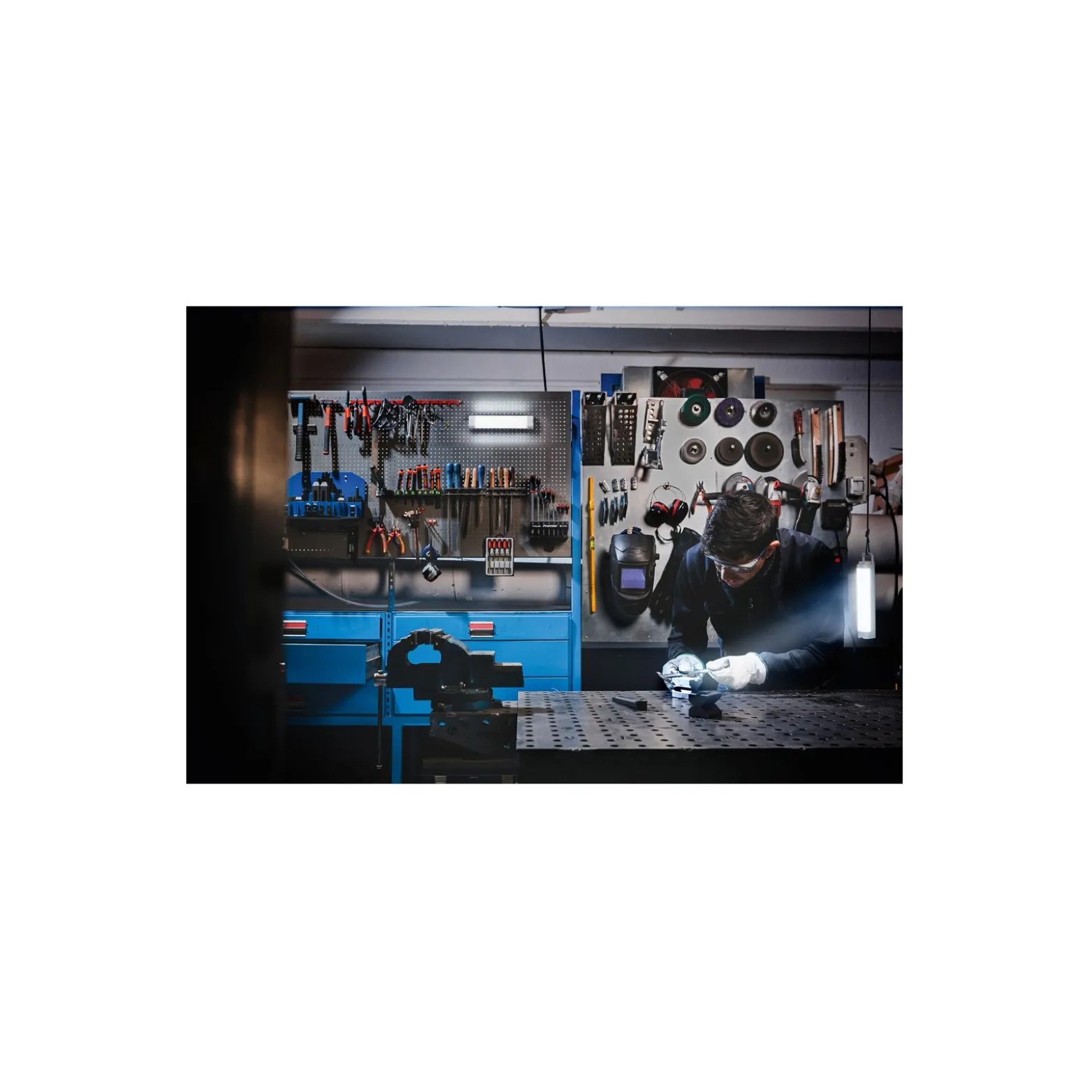 Ledvance LED Task Ljus Vit 6W 400lm - 865 | IP54 - 40cm